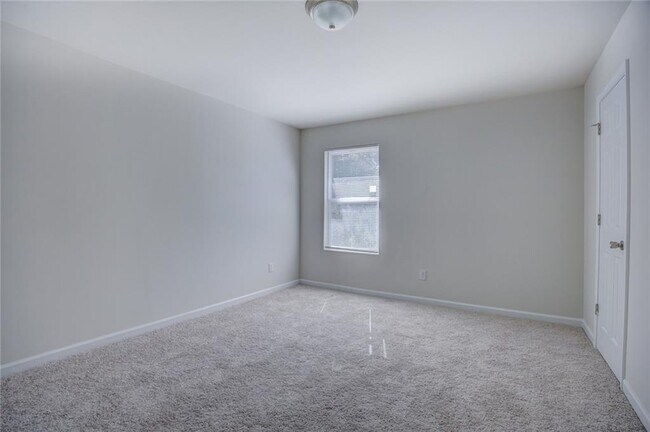 Building Photo - 2340 Beaver Ruin Rd