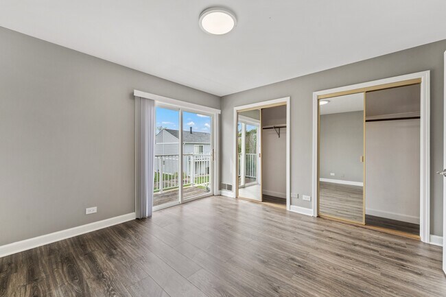 Building Photo - 485 Meadow Green Ln
