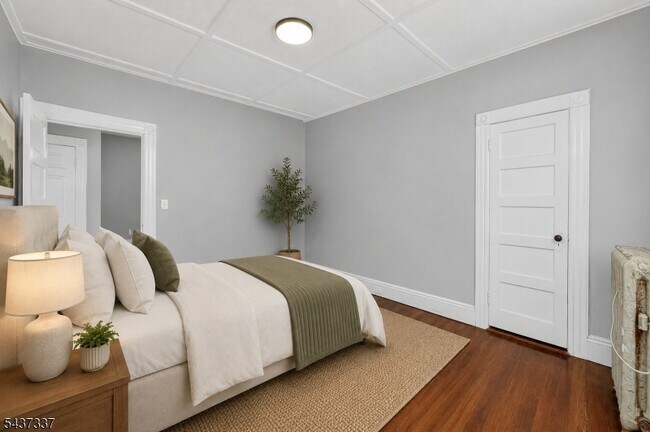 Building Photo - 86 Curie Ave