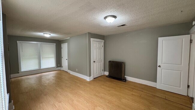 Building Photo - 1114 Azalia St