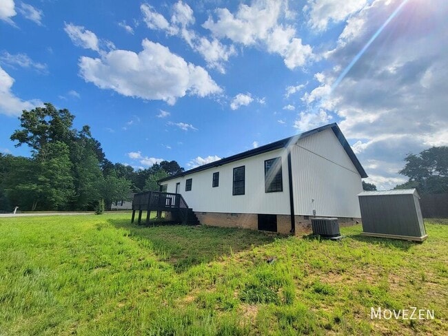 Building Photo - 215 Agner Ln
