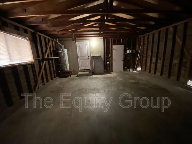 Building Photo - 4327 W School Ave