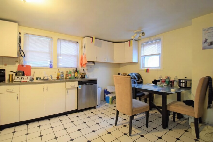 Building Photo - 505 Washington St