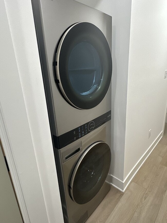 Building Photo - 1502 S 52nd St