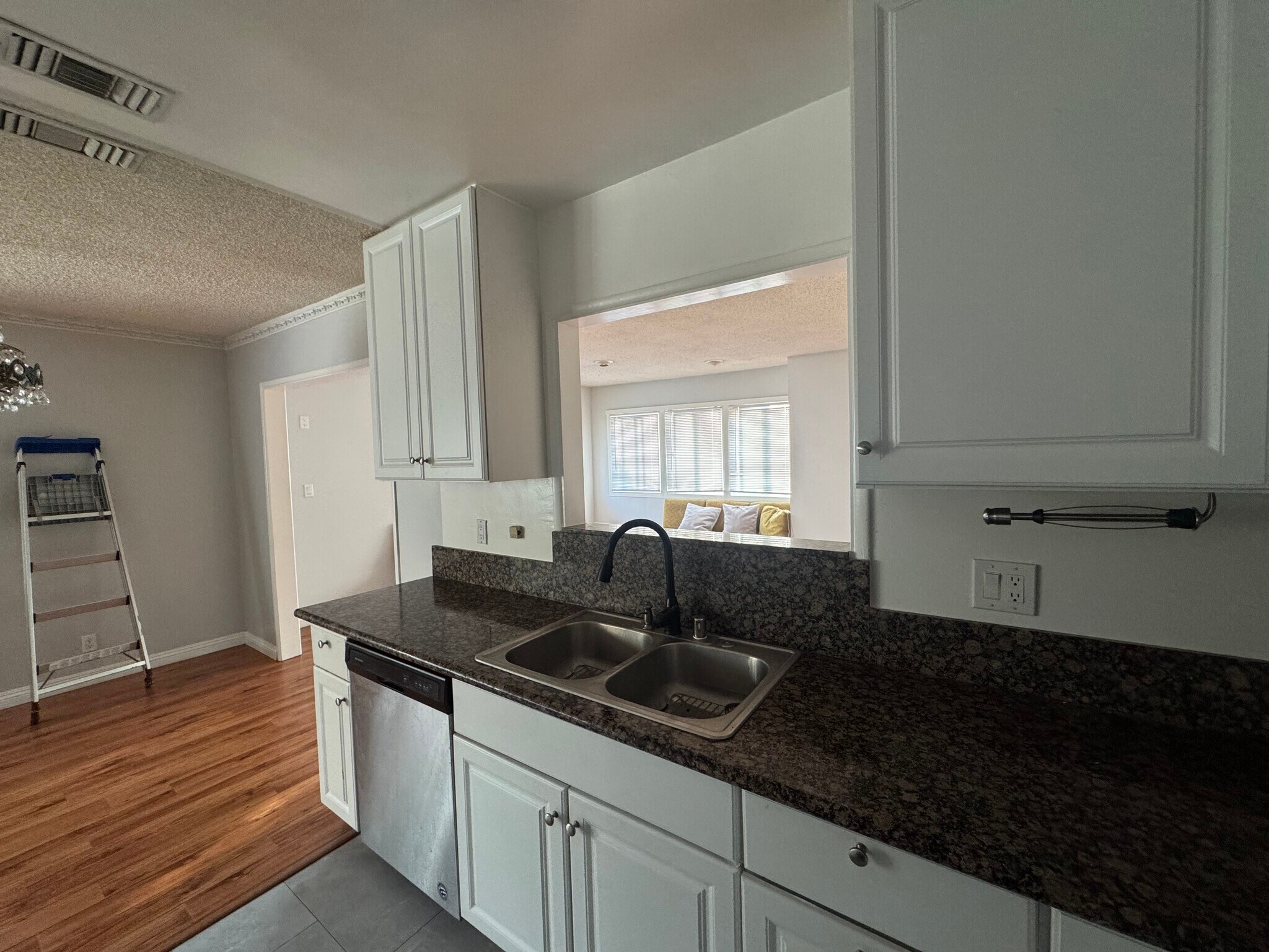 Building Photo - 5208 Wilkinson Ave