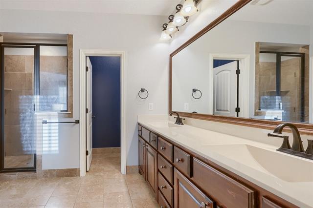 Building Photo - 5035 Venecia Way