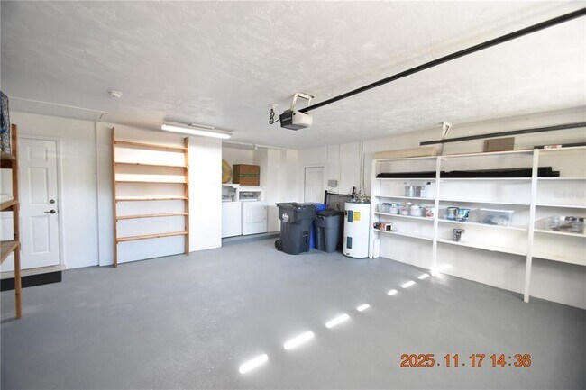 Building Photo - 705 Spanish Main Dr