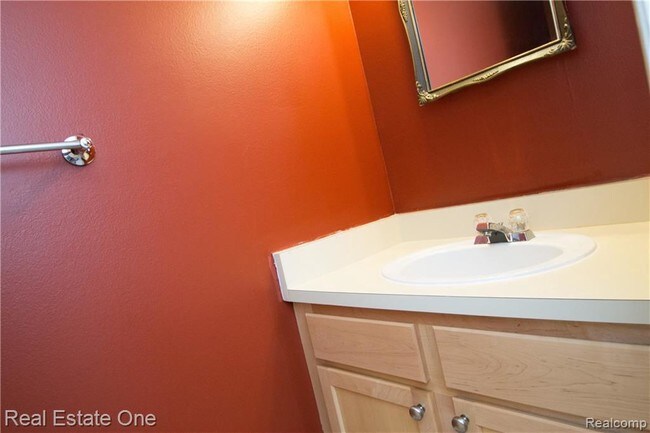 Building Photo - 27081 Farmbrook Villa Dr