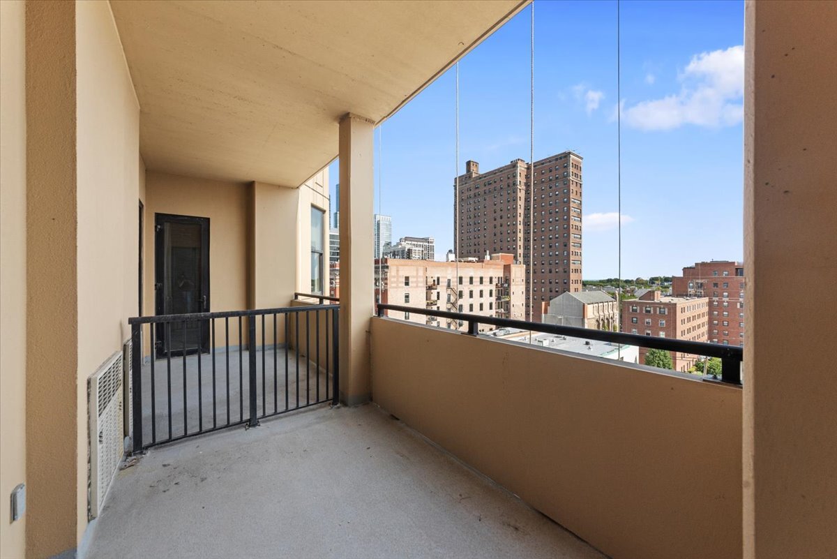 Building Photo - 1464 S Michigan Ave