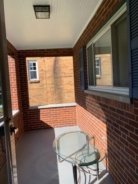 Front Porch - 6422 Fairhurst Ave