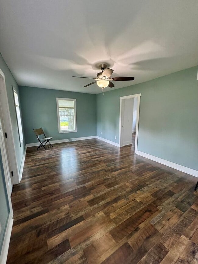 Building Photo - Remodeled 2 bedroom home-Three Oaks