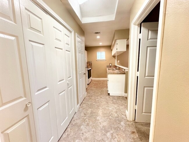 Building Photo - Perfect Student Retreat – Private 1BR Cottage Near UNT