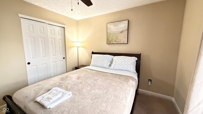 Building Photo - 6010 Lakeside Manor Ave