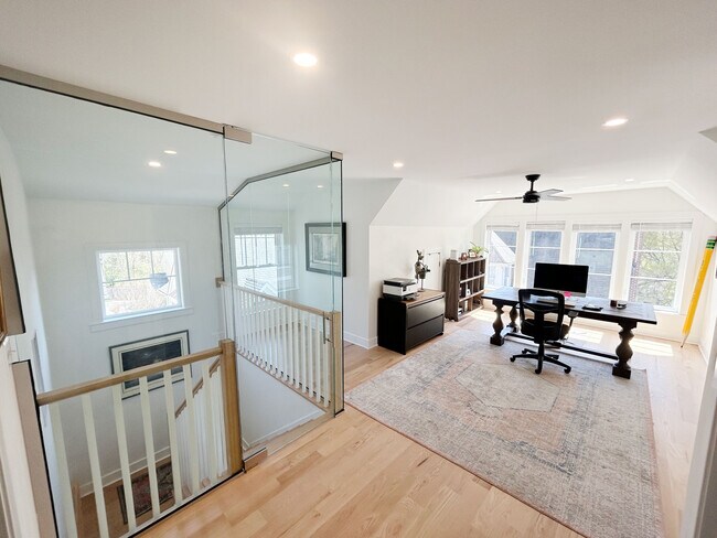 Building Photo - 6427 83rd Pl