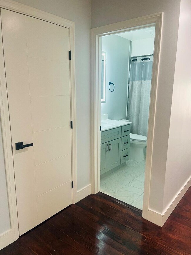 Building Photo - 3495 Meridian Ave