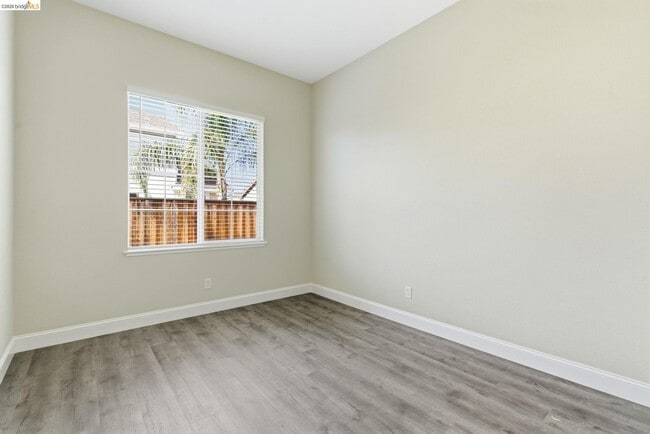 Building Photo - 1067 Somersby Way