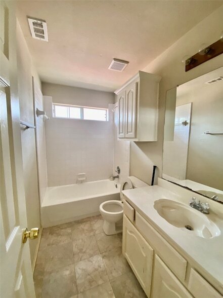 Building Photo - 8004 Case Dr