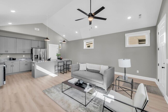 Building Photo - 307 Kate St