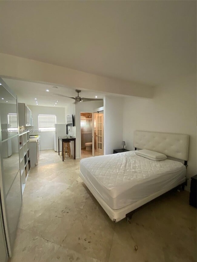 Building Photo - 635 8th St