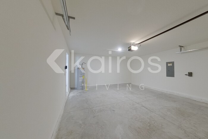 Building Photo - 8584 SW 44th Ct