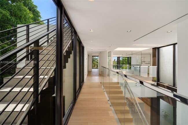 Building Photo - 770 S Shore Dr