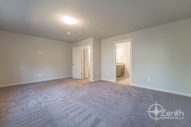 Building Photo - 2403 Trail View Ct