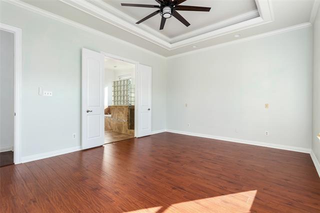 Building Photo - 2000 Le Mans Dr