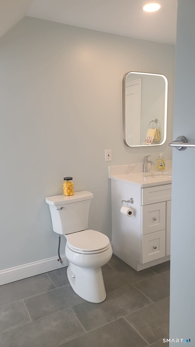 Building Photo - 43 W Prospect St