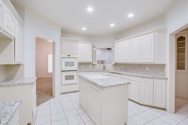 Building Photo - Over the top garden home - Half off the fi...