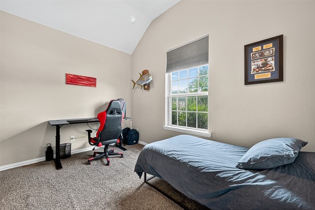 Building Photo - 3811 Lake Falls Dr