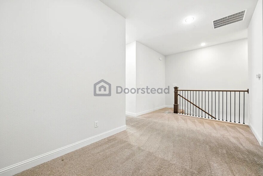 Building Photo - 2518 Plumas Dr