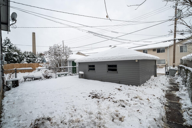 Building Photo - 168 E Rosedale Ave