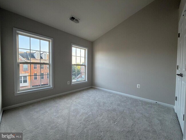 Building Photo - 5669 Faircloth Ct
