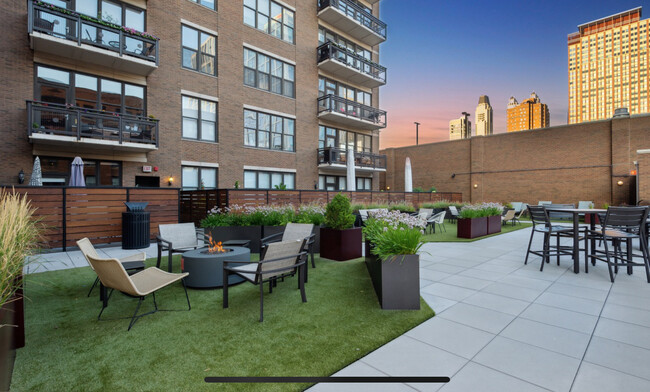 Patio - 849 N Franklin St