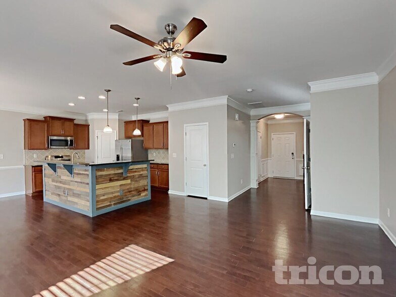 Building Photo - 2906 San Saba St