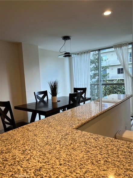 Building Photo - 10747 Wilshire Blvd