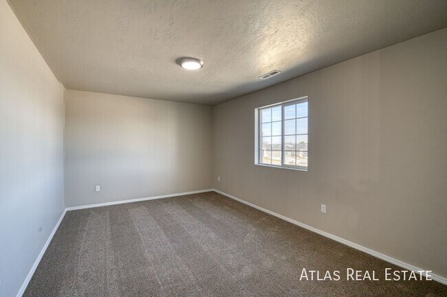 Building Photo - 17805 N Harpster Wy