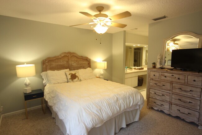 Building Photo - 508 Sea Oats Dr