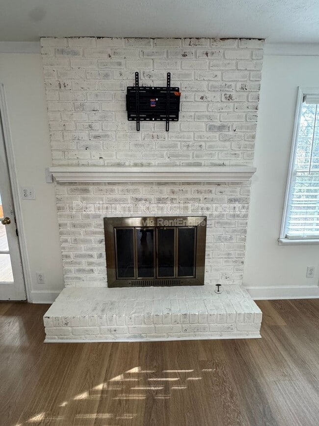 Building Photo - 4007 Shady Cir NW