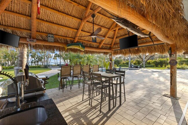 Building Photo - 450 Bayshore Dr