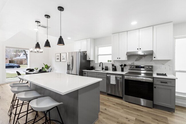 Building Photo - 15126 Forest Lodge Dr