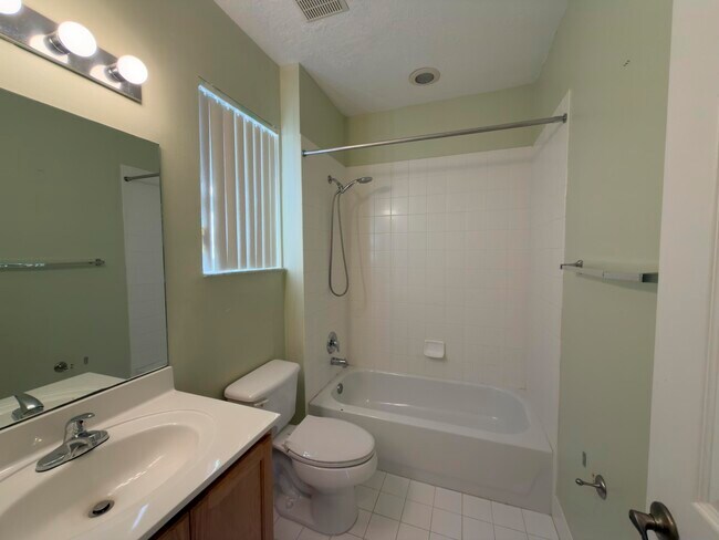 Building Photo - 1712 Carvelle Dr