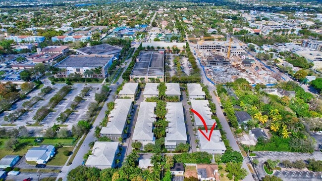 Building Photo - 122 SW 1st Ave