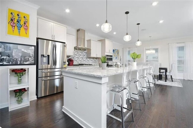 Building Photo - 2048 Holtz Ln