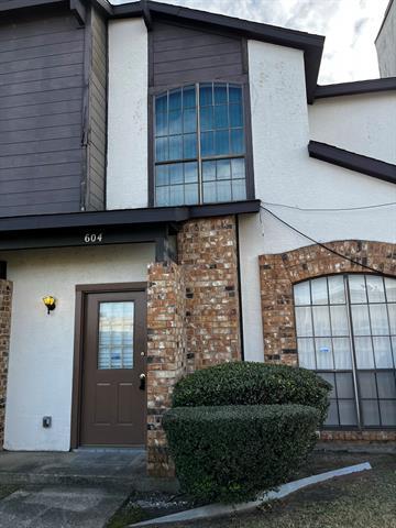 Primary Photo - 611 Oriole Blvd