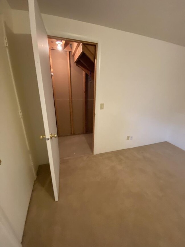 Building Photo - 428 E 1150 N