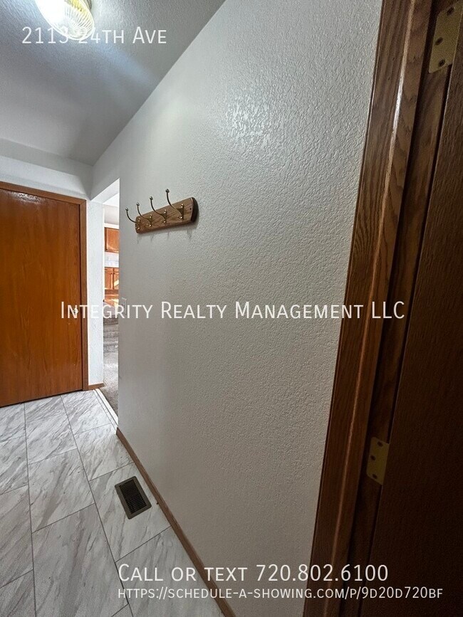 Building Photo - 2113 24th Ave