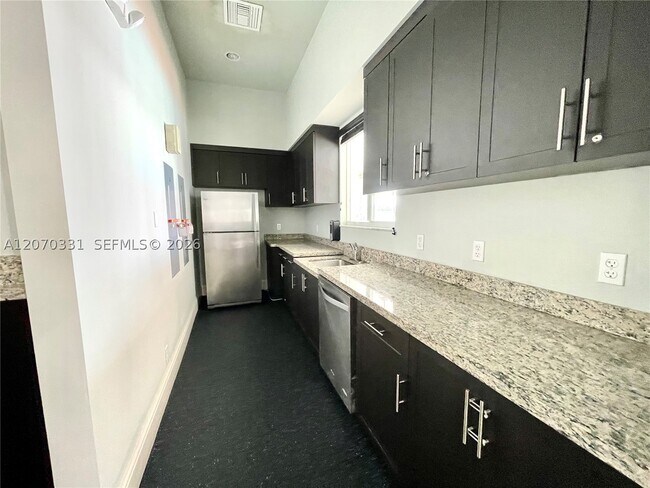 Building Photo - 2833 SW 119th Way
