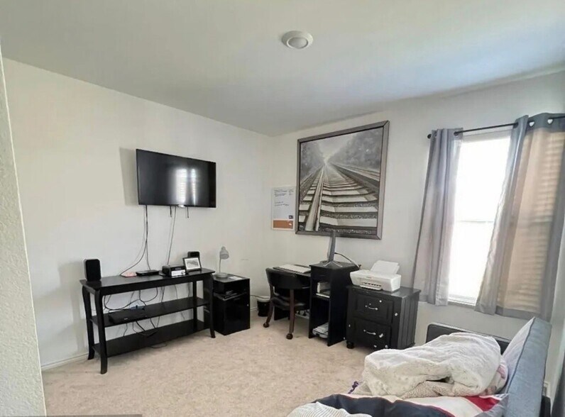 Building Photo - 14941 Trapper Trl