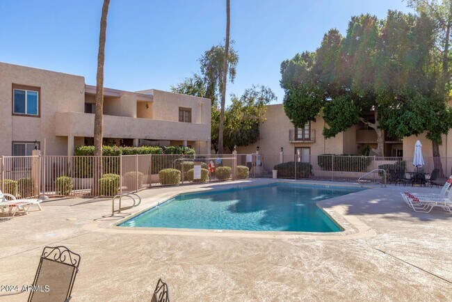 Building Photo - 6857 E Osborn Rd